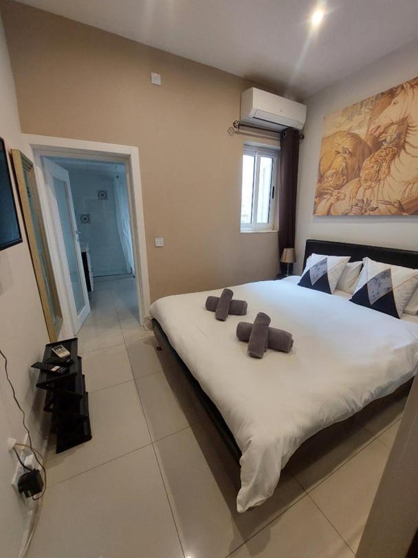 Central & Cozy - 1 Bedroom Apartment فاليتا المظهر الخارجي الصورة