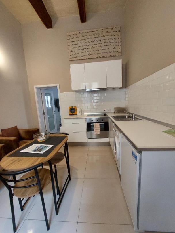 Central & Cozy - 1 Bedroom Apartment فاليتا المظهر الخارجي الصورة